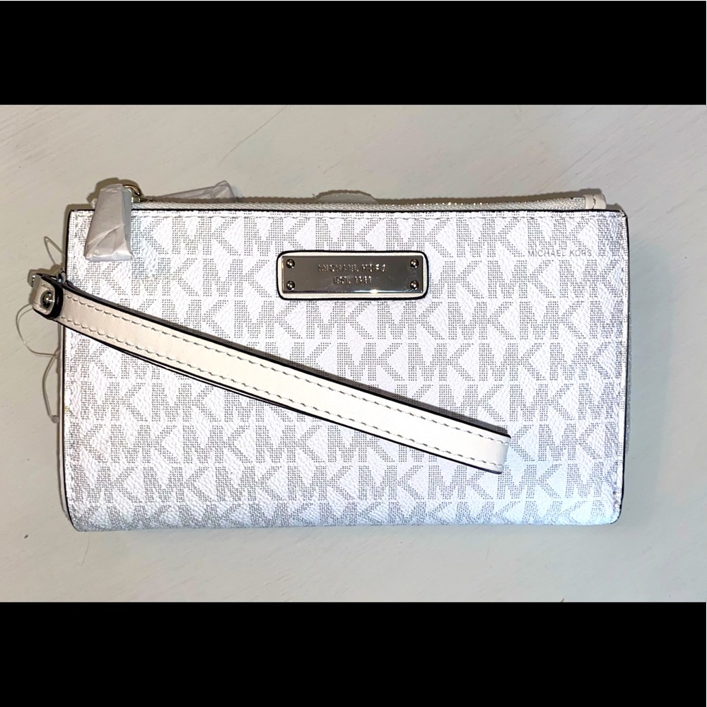 Michael Kors Adele Smartphone Wallet/Wristlet